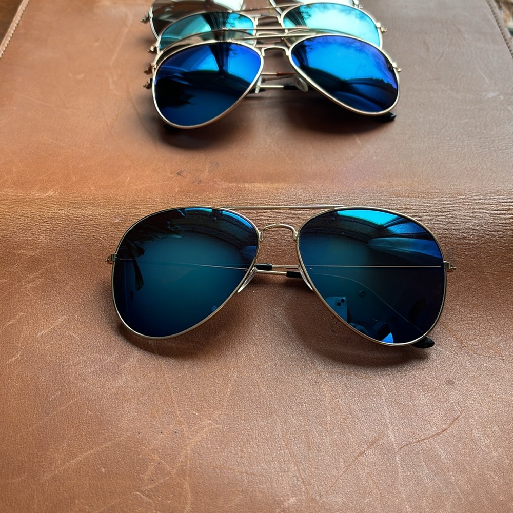 5 Pairs of NEW CHEAP SUNGLASSES - Picture 6 of 7
